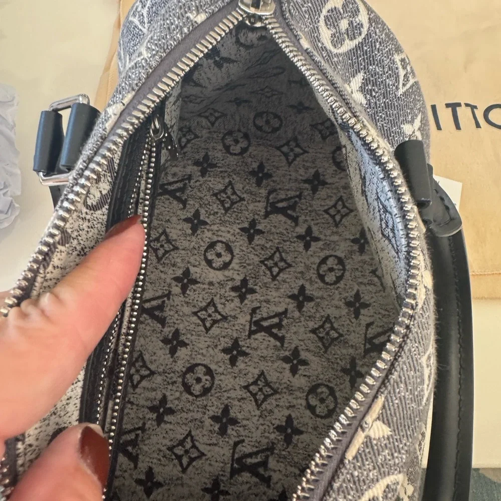 Louis Vuitton Black and Gray Monogram Speedy 25 - Picture 15 of 16